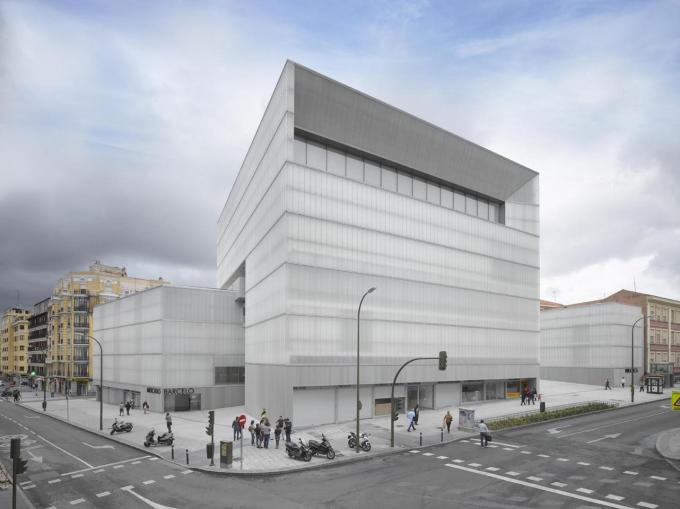 Fotografía BONITO PISO JUNTO A LA PLAZA BARCELO EXTERIOR CON 2 BALCONES 